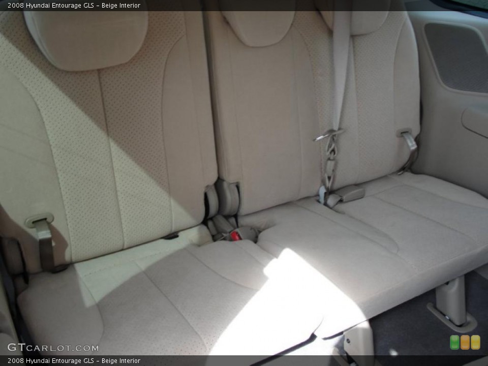 Beige Interior Photo for the 2008 Hyundai Entourage GLS #37994701