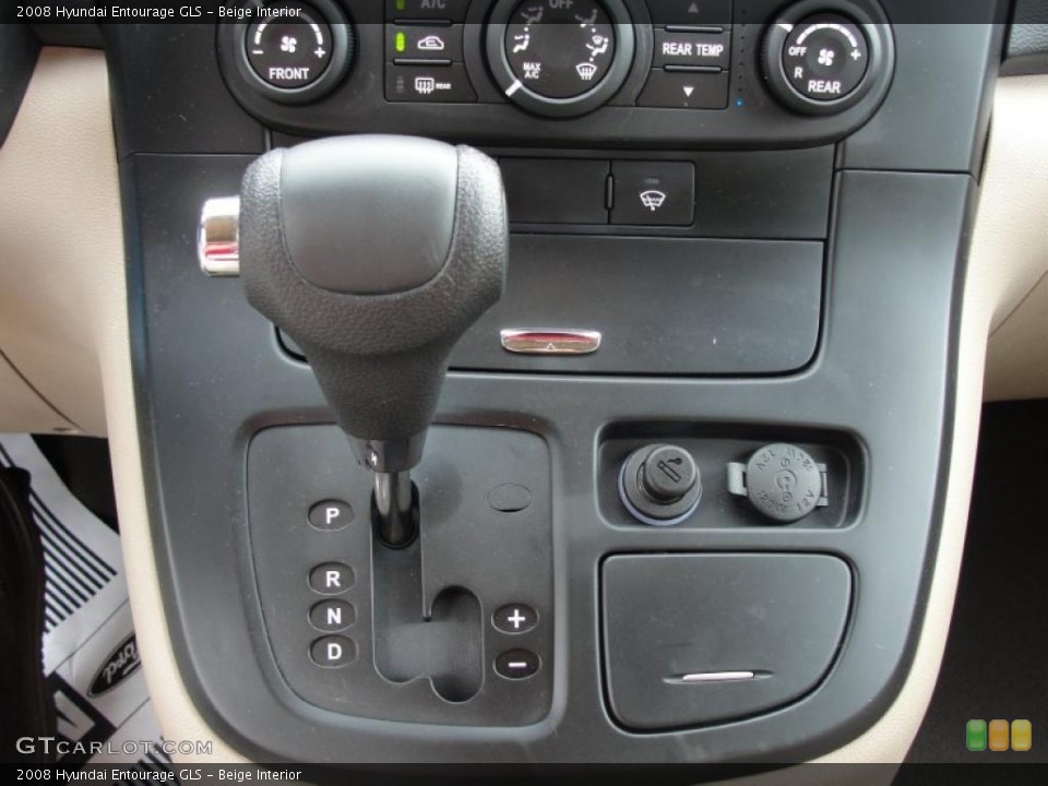 Beige Interior Controls for the 2008 Hyundai Entourage GLS #37994849