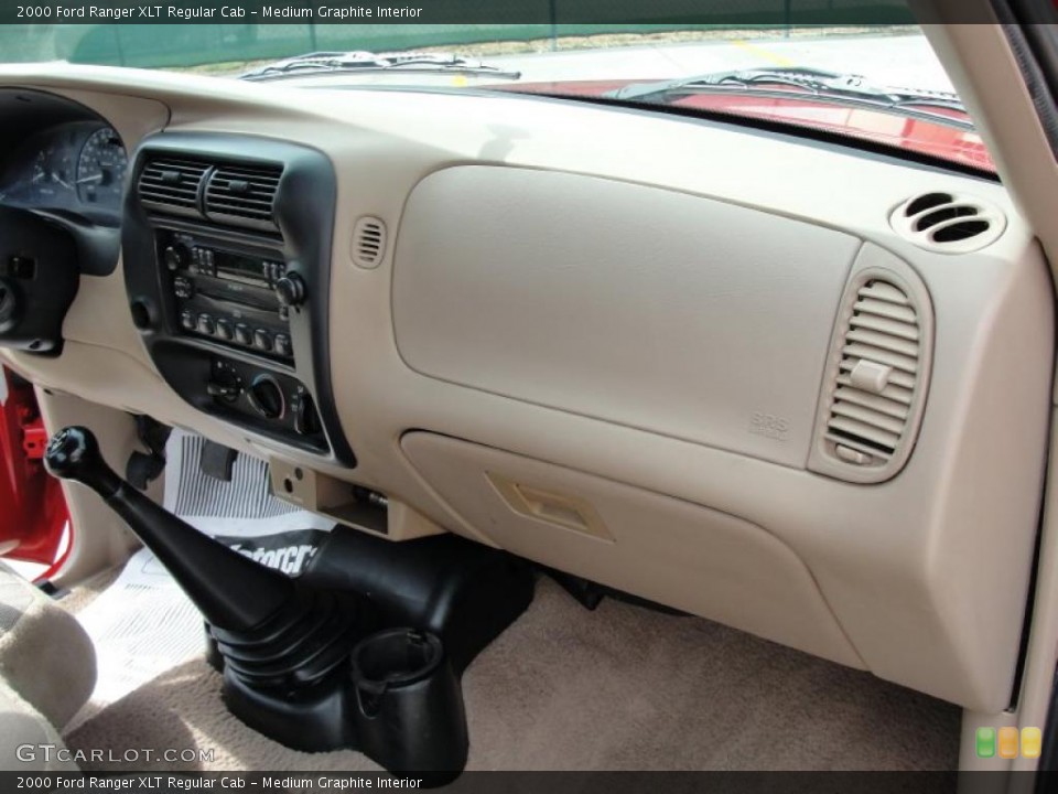 Medium Graphite Interior Photo for the 2000 Ford Ranger XLT Regular Cab #37996025