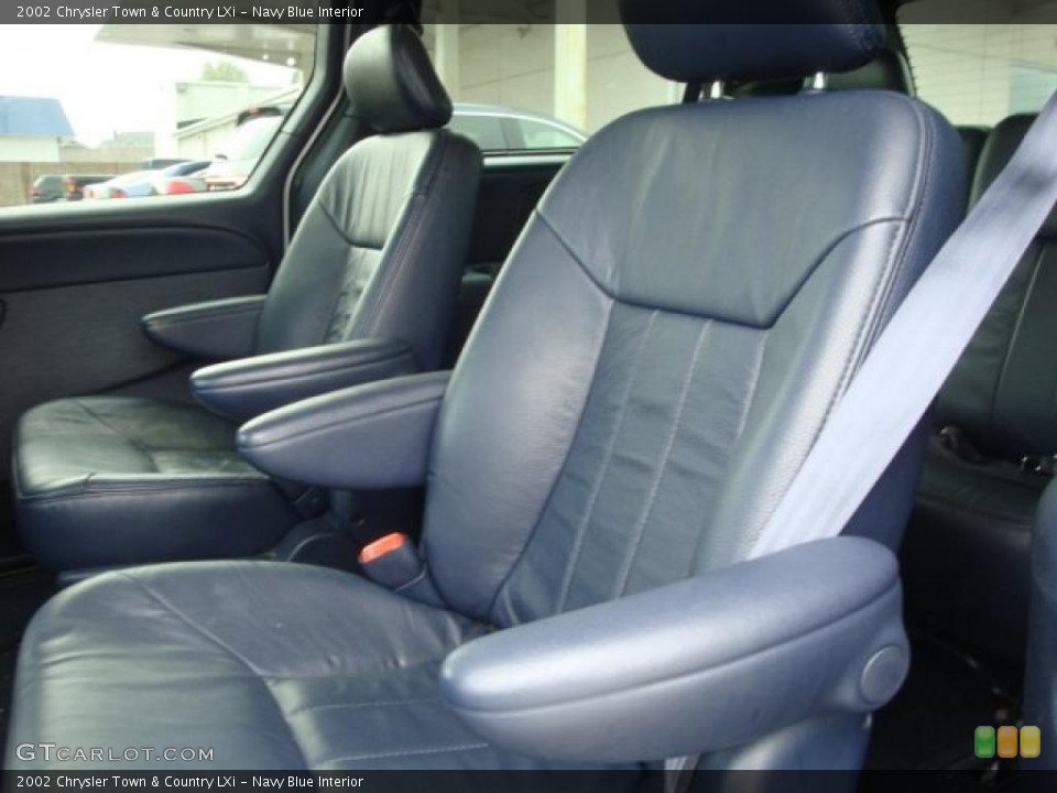 Navy Blue Interior Photo for the 2002 Chrysler Town & Country LXi #37996213