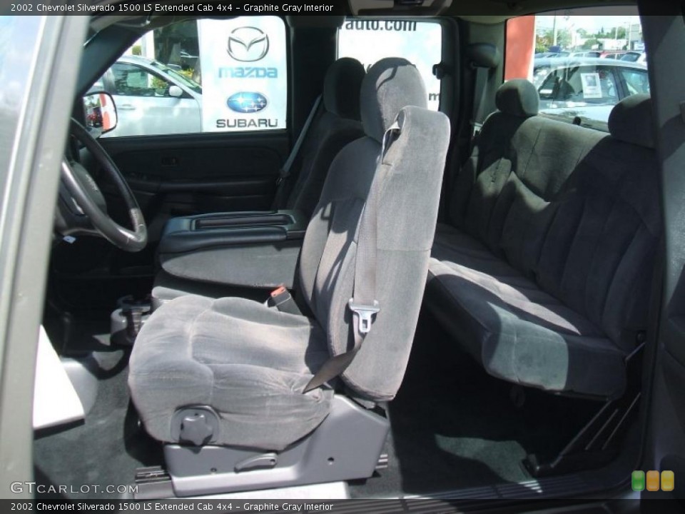 Graphite Gray Interior Photo for the 2002 Chevrolet Silverado 1500 LS Extended Cab 4x4 #38000498