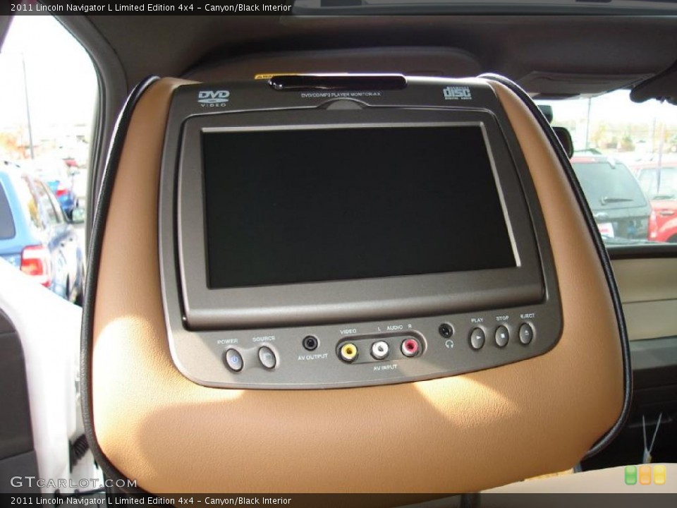 Canyon/Black Interior Controls for the 2011 Lincoln Navigator L Limited Edition 4x4 #38006030