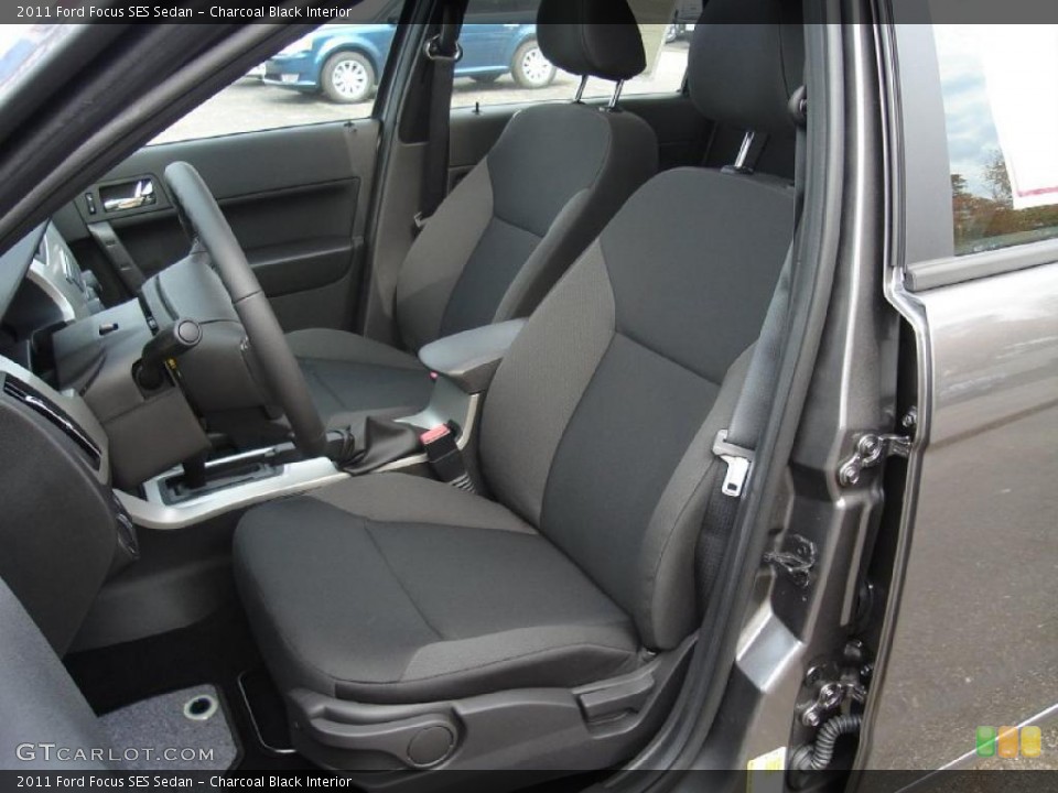 Charcoal Black Interior Photo for the 2011 Ford Focus SES Sedan #38006142