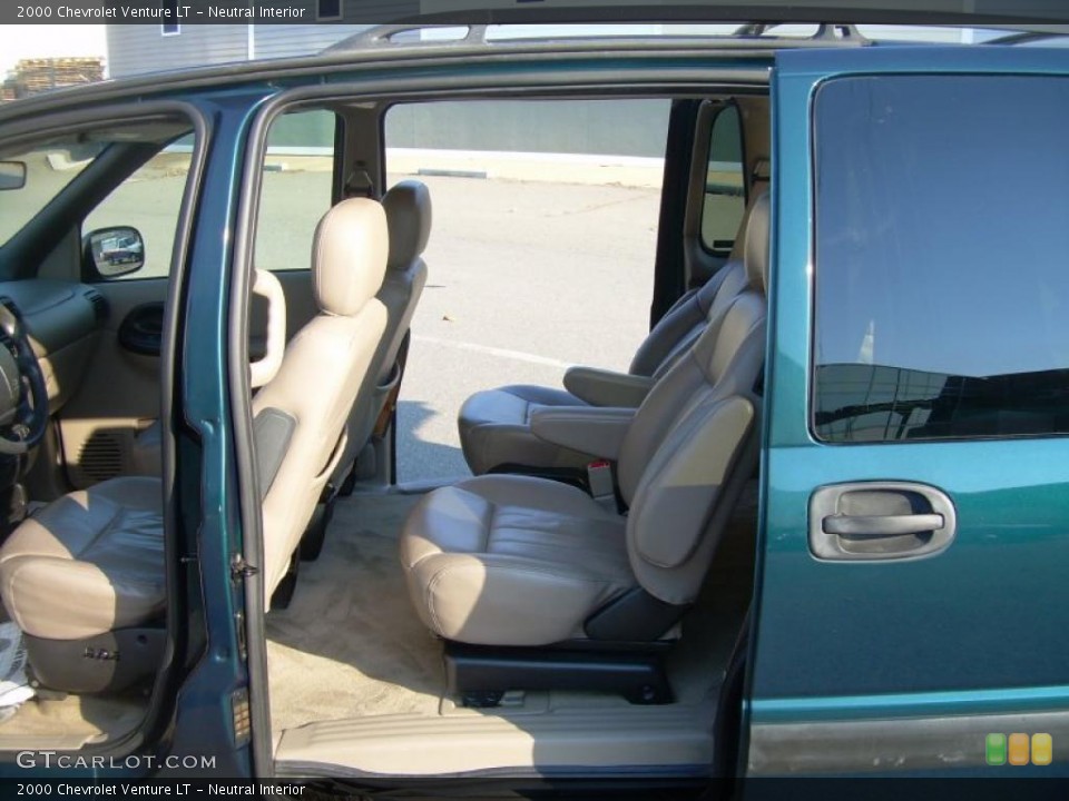 Neutral Interior Photo for the 2000 Chevrolet Venture LT #38007214