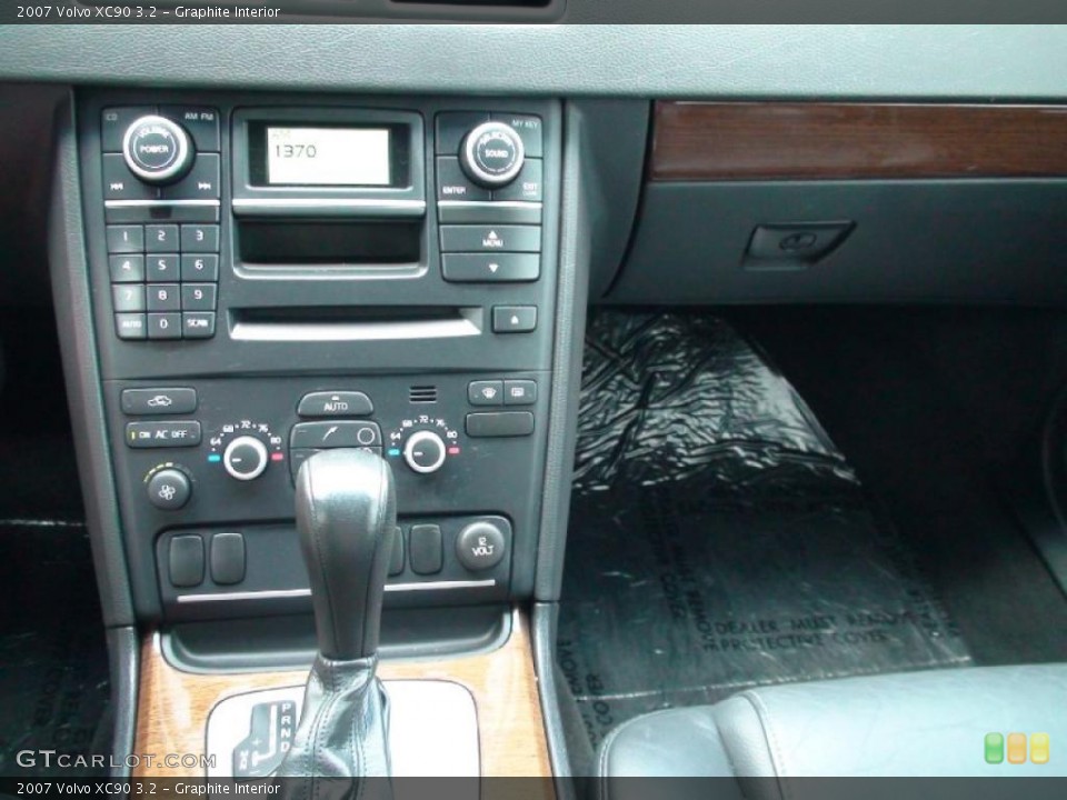 Graphite Interior Controls for the 2007 Volvo XC90 3.2 #38007521