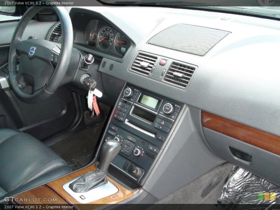 Graphite Interior Photo for the 2007 Volvo XC90 3.2 #38007585