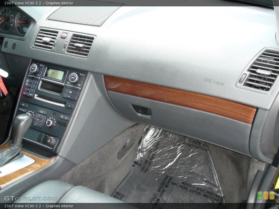 Graphite Interior Photo for the 2007 Volvo XC90 3.2 #38007597