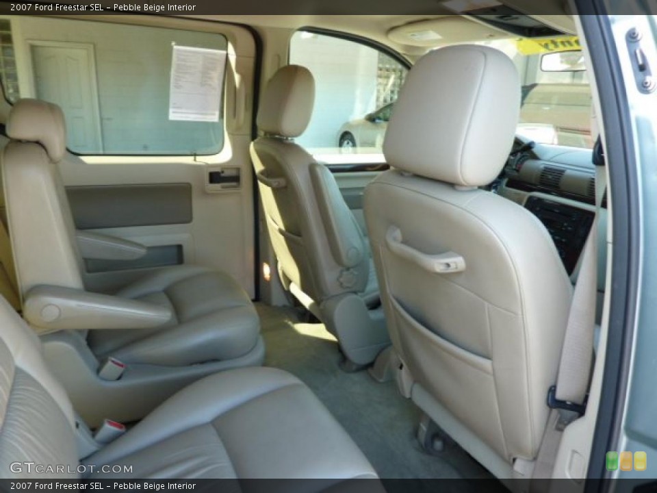 Pebble Beige Interior Photo for the 2007 Ford Freestar SEL #38007701