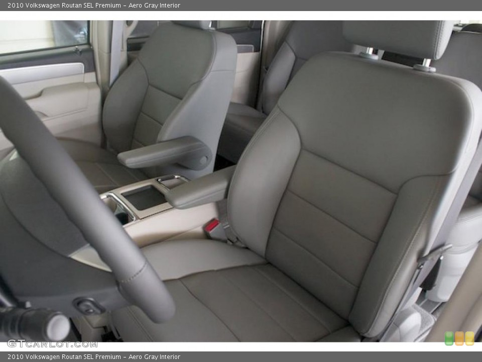 Aero Gray Interior Photo for the 2010 Volkswagen Routan SEL Premium #38008421
