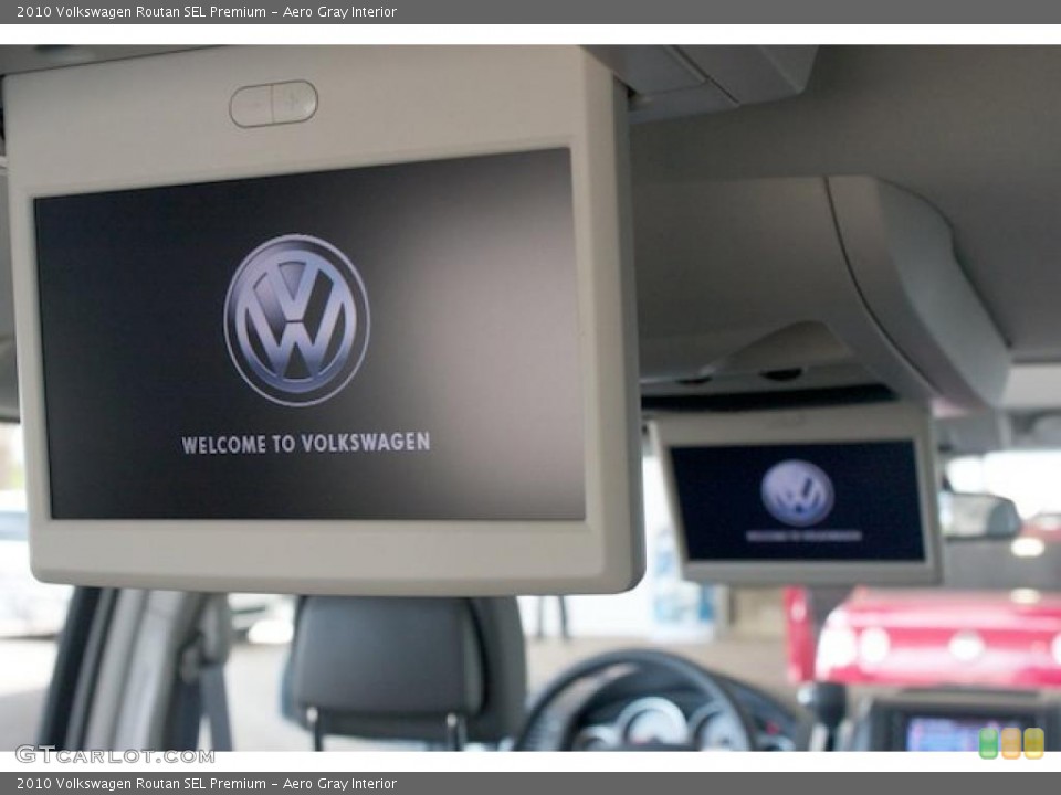 Aero Gray Interior Controls for the 2010 Volkswagen Routan SEL Premium #38008473