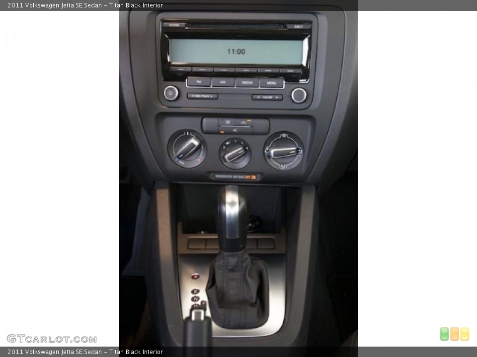 Titan Black Interior Controls for the 2011 Volkswagen Jetta SE Sedan #38008653
