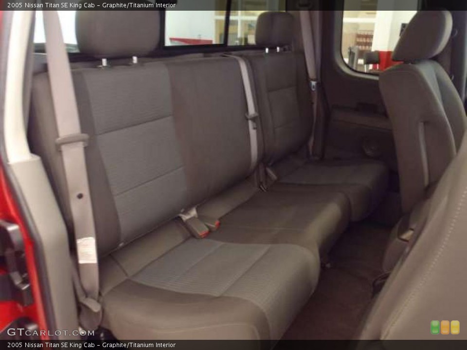 Graphite/Titanium Interior Photo for the 2005 Nissan Titan SE King Cab #38009418