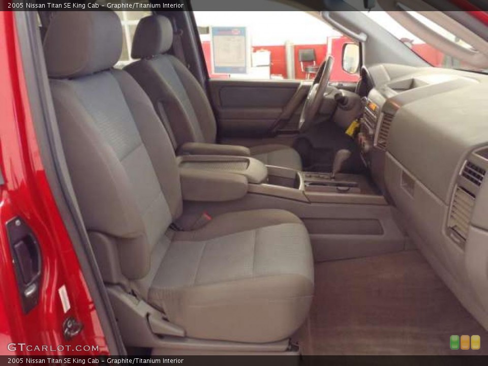 Graphite/Titanium Interior Photo for the 2005 Nissan Titan SE King Cab #38009430
