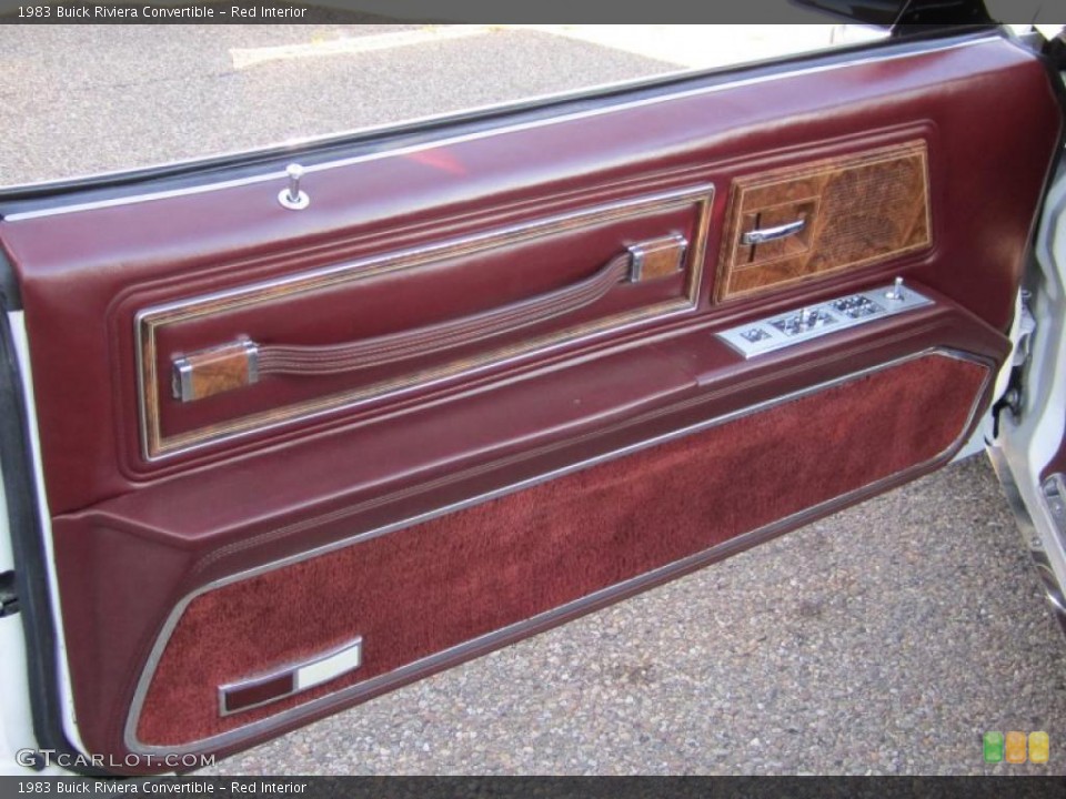 Red Interior Photo for the 1983 Buick Riviera Convertible #38013416