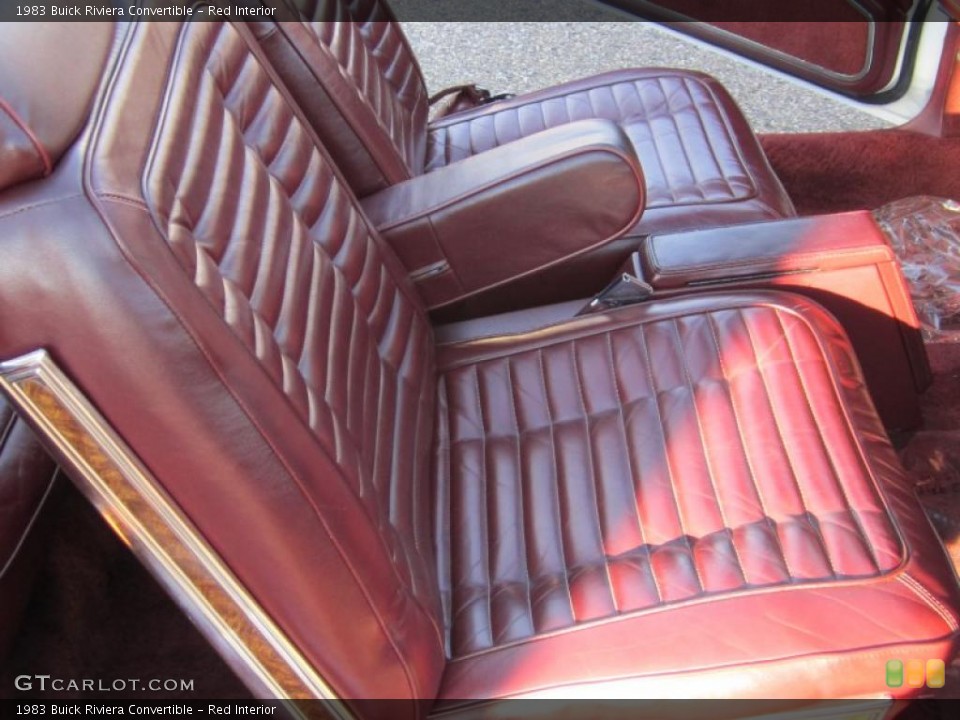 Red Interior Photo for the 1983 Buick Riviera Convertible #38013504