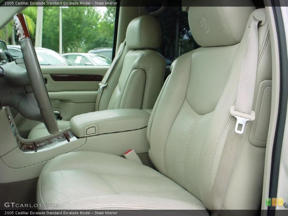 Shale Interior Photo for the 2005 Cadillac Escalade  #38015100
