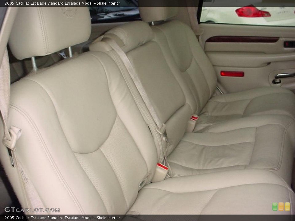 Shale Interior Photo for the 2005 Cadillac Escalade  #38015172