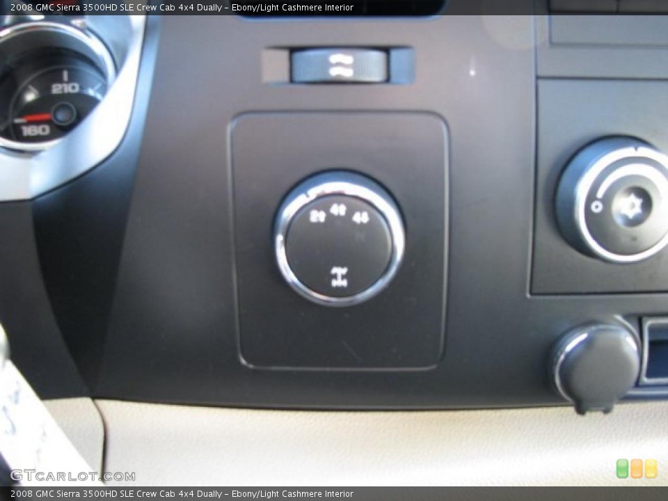 Ebony/Light Cashmere Interior Controls for the 2008 GMC Sierra 3500HD SLE Crew Cab 4x4 Dually #38017756
