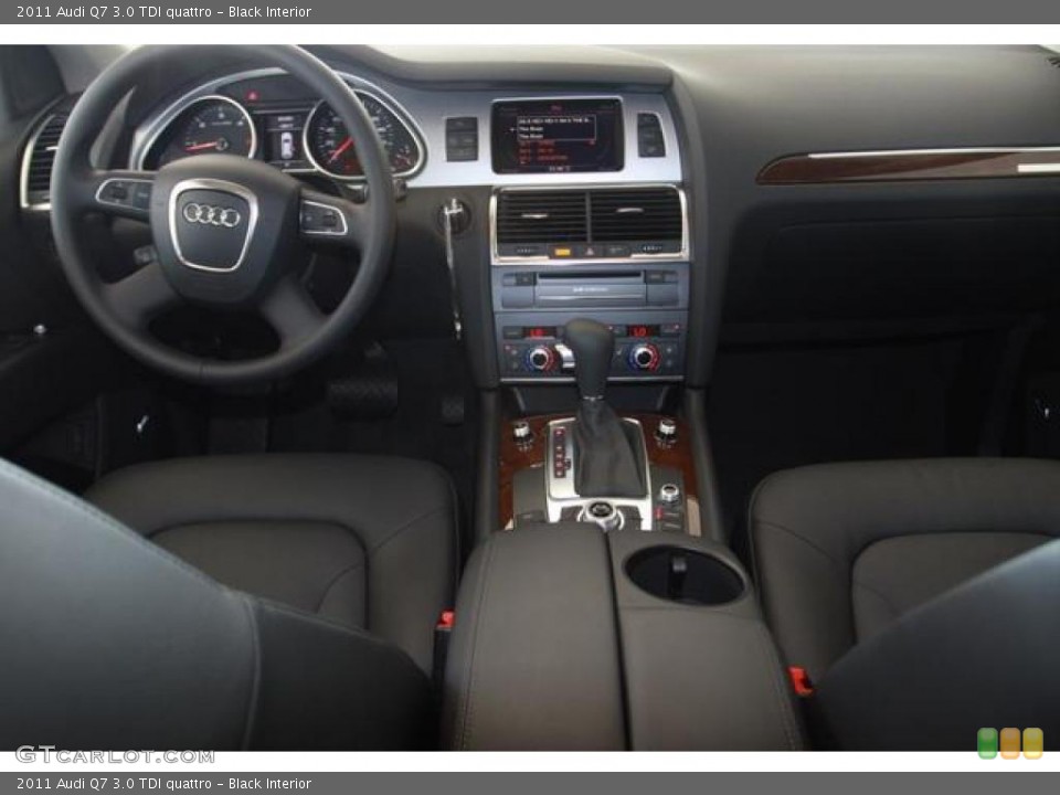 Black Interior Dashboard for the 2011 Audi Q7 3.0 TDI quattro #38027186