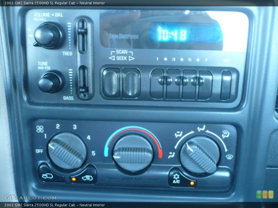 Neutral Interior Controls for the 2001 GMC Sierra 2500HD SL Regular Cab #38034225