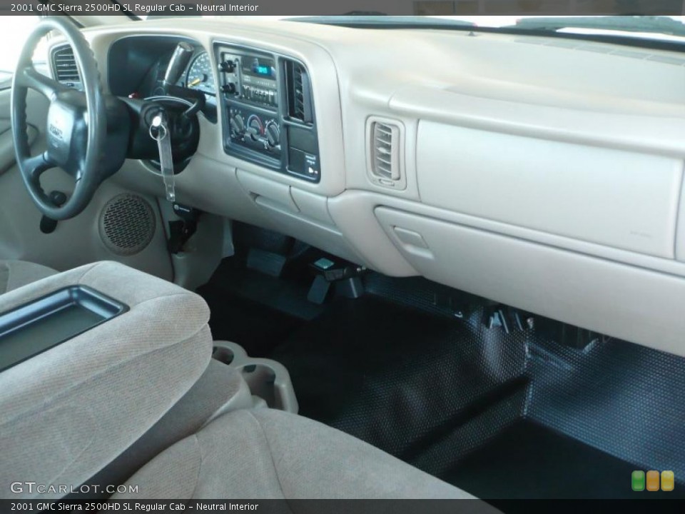 Neutral Interior Photo for the 2001 GMC Sierra 2500HD SL Regular Cab #38034265