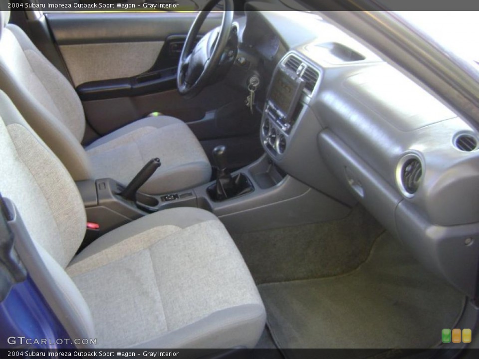 Gray Interior Photo for the 2004 Subaru Impreza Outback Sport Wagon #38034365