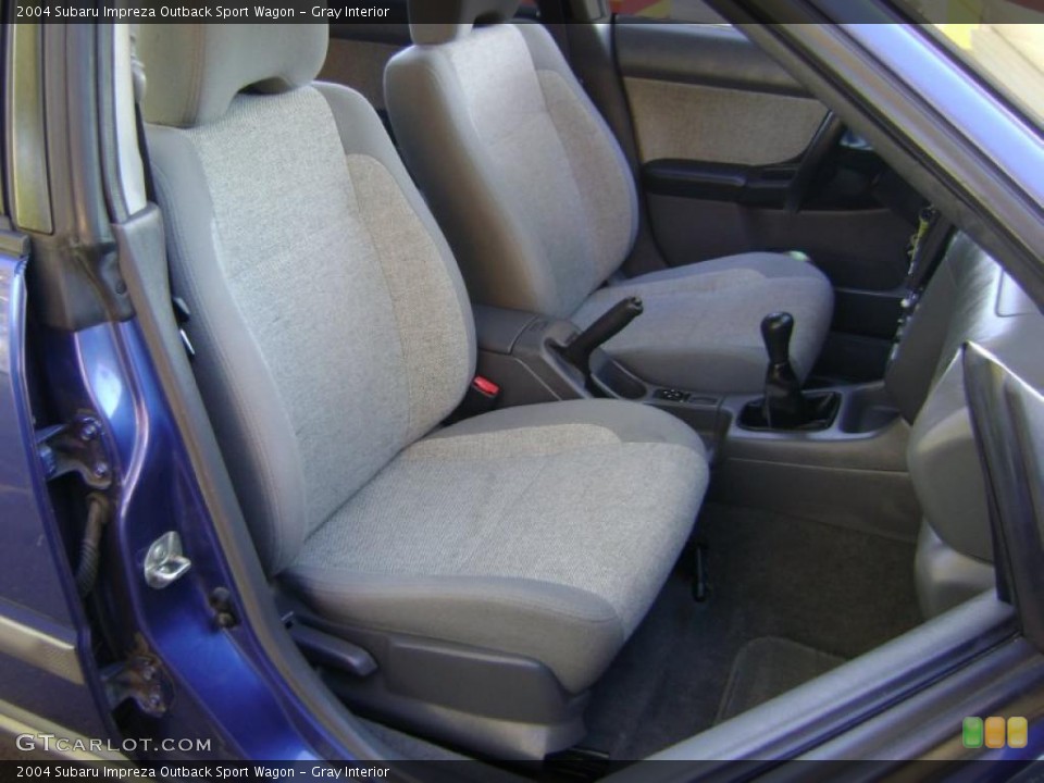 Gray Interior Photo for the 2004 Subaru Impreza Outback Sport Wagon #38034381