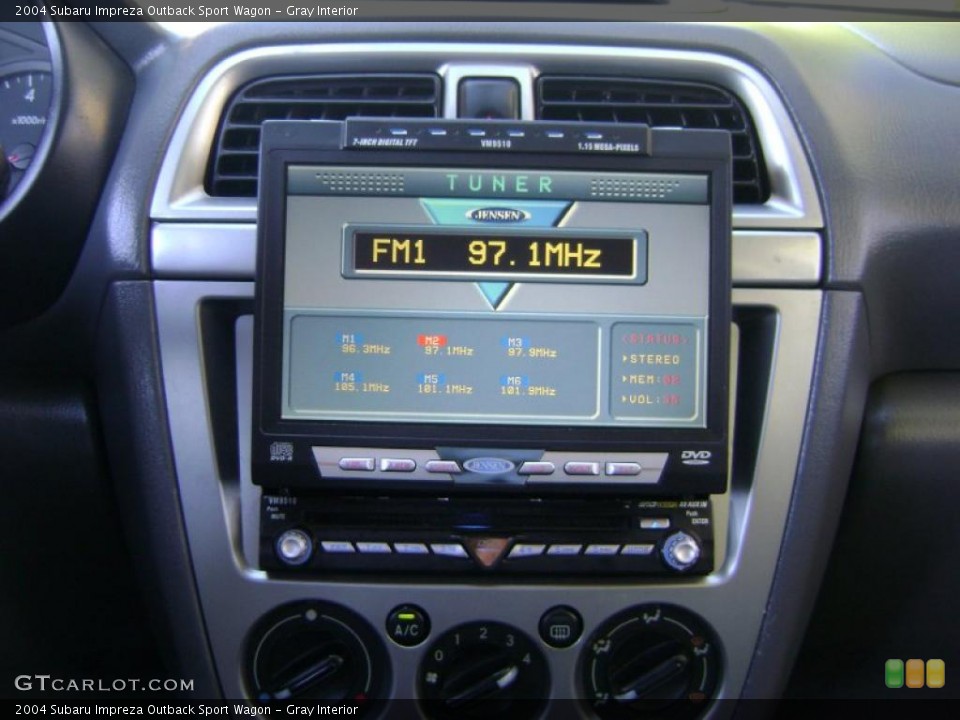 Gray Interior Photo for the 2004 Subaru Impreza Outback Sport Wagon #38034409