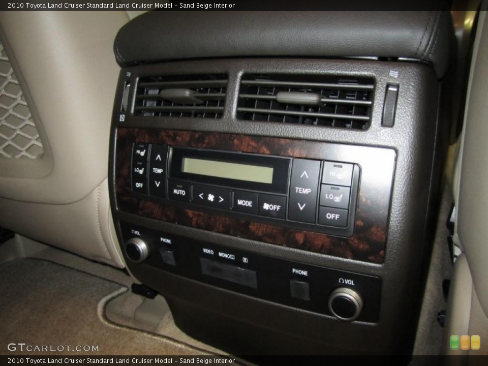 Sand Beige Interior Controls for the 2010 Toyota Land Cruiser  #38035193