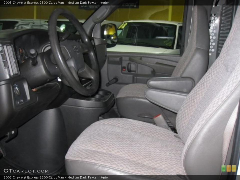 Medium Dark Pewter Interior Photo for the 2005 Chevrolet Express 2500 Cargo Van #38035738