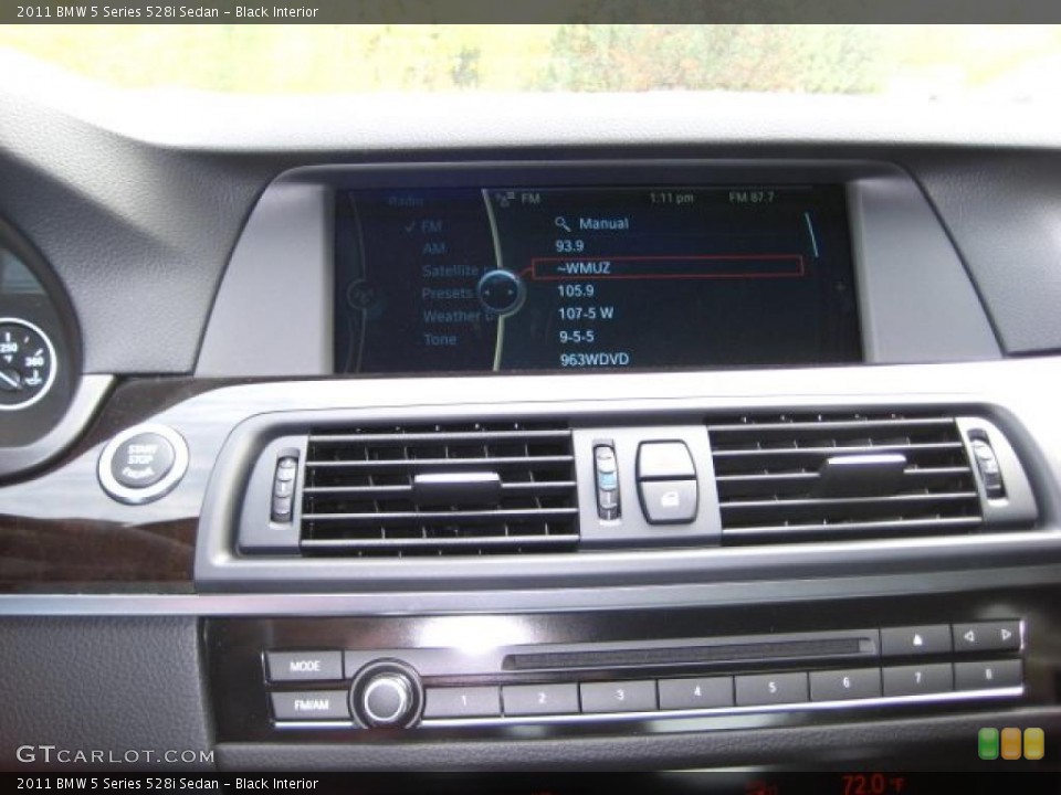 Black Interior Navigation for the 2011 BMW 5 Series 528i Sedan #38044539