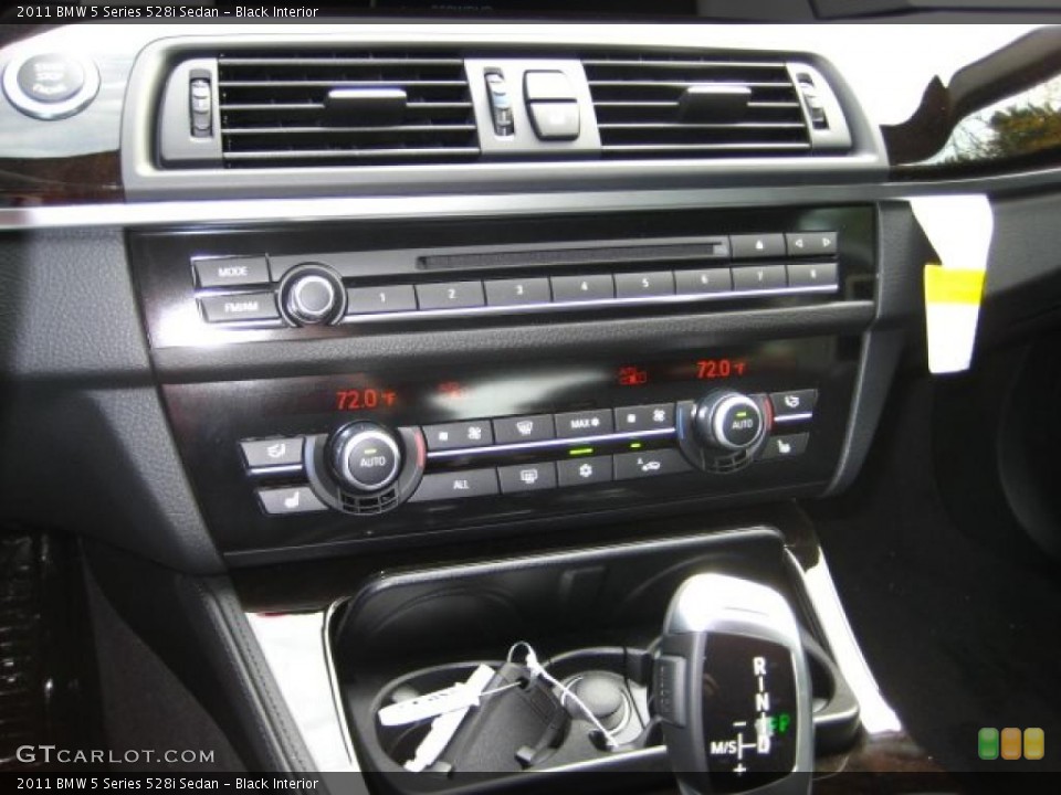 Black Interior Controls for the 2011 BMW 5 Series 528i Sedan #38044555