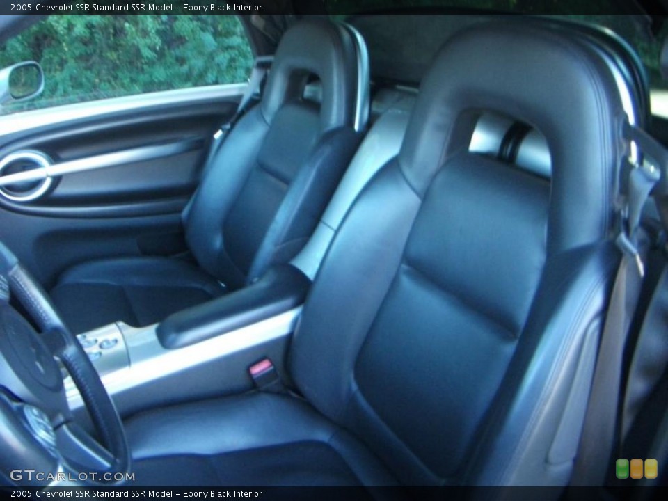 Ebony Black Interior Photo for the 2005 Chevrolet SSR  #38049520