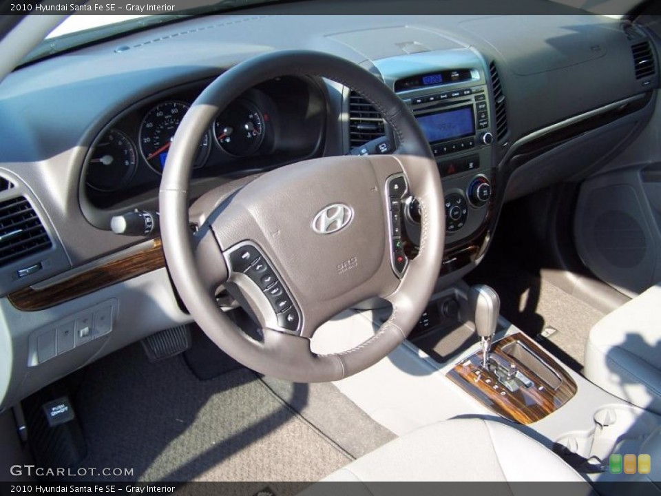 Gray Interior Dashboard for the 2010 Hyundai Santa Fe SE #38051702