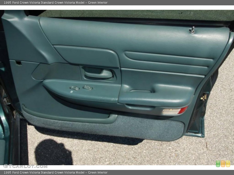 Green Interior Photo for the 1995 Ford Crown Victoria  #38056502