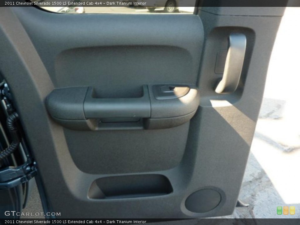 Dark Titanium Interior Photo for the 2011 Chevrolet Silverado 1500 LS Extended Cab 4x4 #38057270
