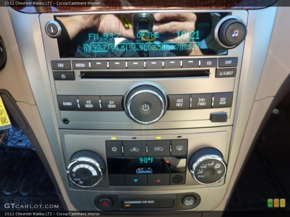 Cocoa/Cashmere Interior Controls for the 2011 Chevrolet Malibu LTZ #38058536