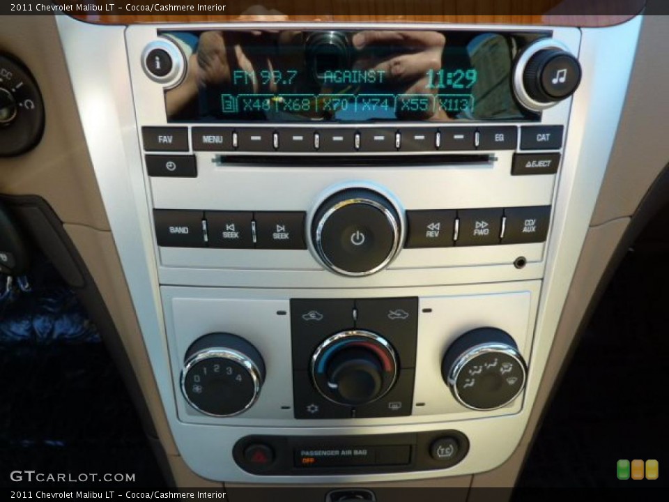 Cocoa/Cashmere Interior Controls for the 2011 Chevrolet Malibu LT #38060698