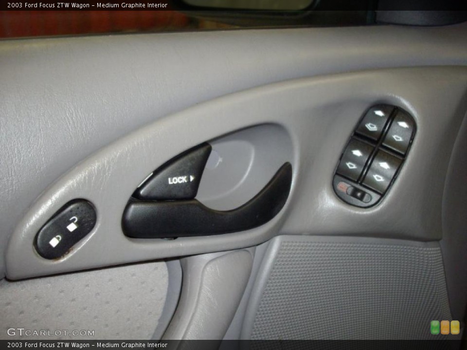 Medium Graphite Interior Controls for the 2003 Ford Focus ZTW Wagon #38065820