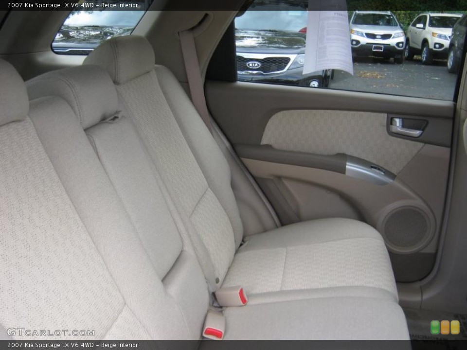 Beige Interior Photo for the 2007 Kia Sportage LX V6 4WD #38065876