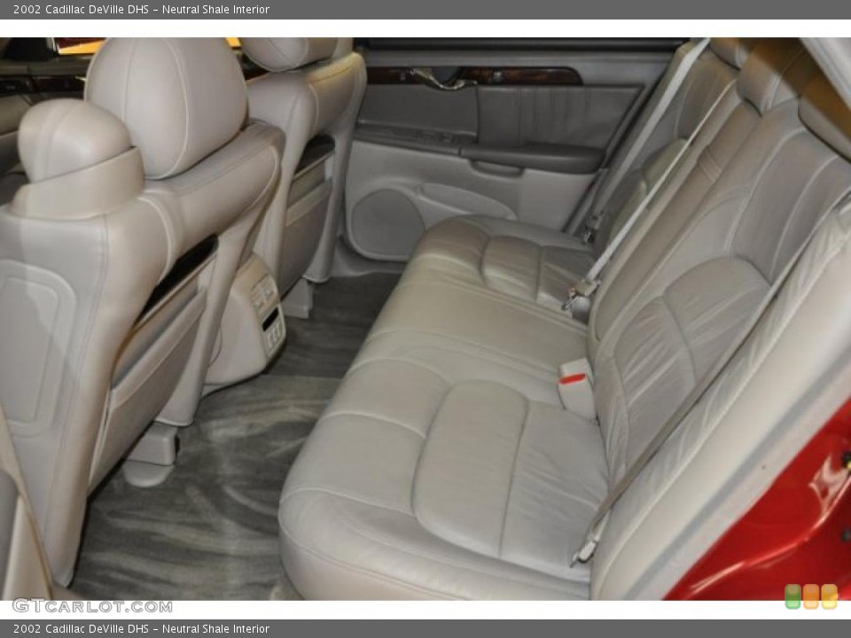 Neutral Shale Interior Photo for the 2002 Cadillac DeVille DHS #38066712
