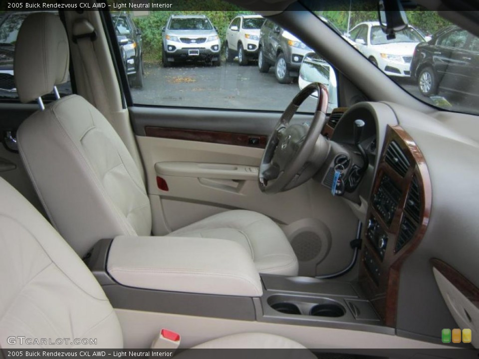 Light Neutral Interior Photo for the 2005 Buick Rendezvous CXL AWD #38067328