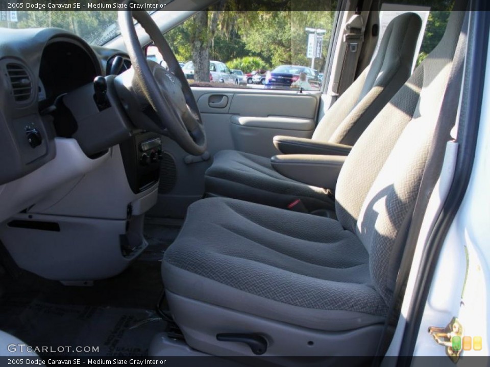 Medium Slate Gray Interior Photo for the 2005 Dodge Caravan SE #38067356