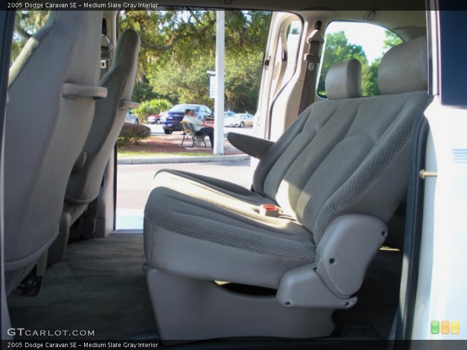 Medium Slate Gray Interior Photo for the 2005 Dodge Caravan SE #38067392