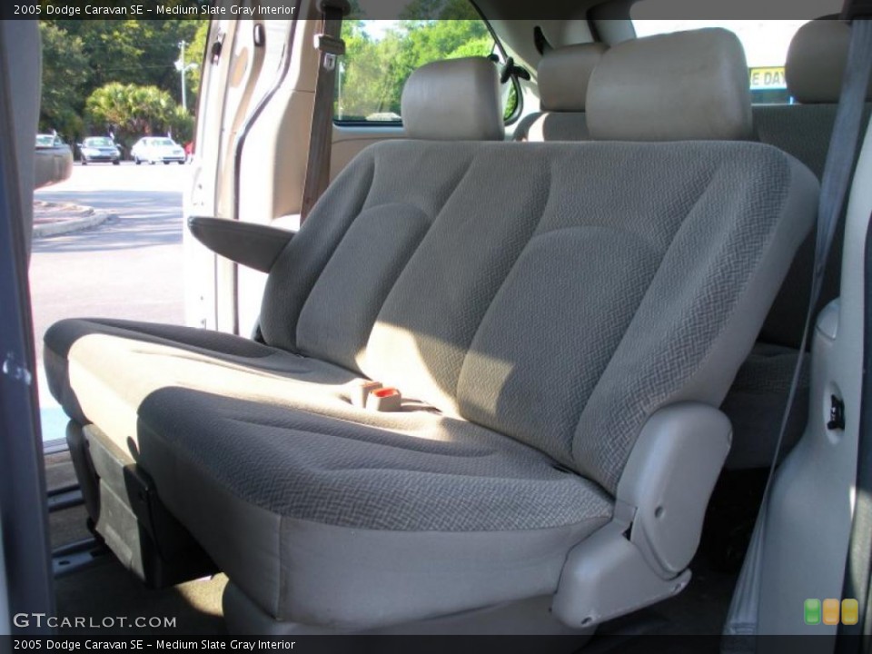 Medium Slate Gray Interior Photo for the 2005 Dodge Caravan SE #38067408