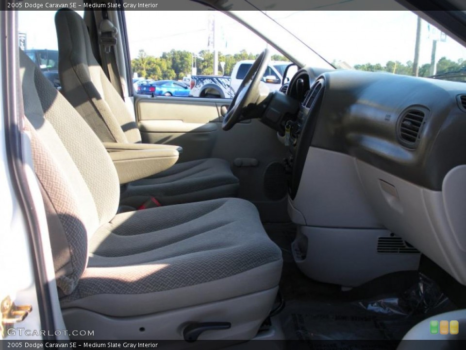 Medium Slate Gray Interior Photo for the 2005 Dodge Caravan SE #38067448