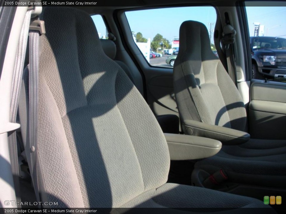 Medium Slate Gray Interior Photo for the 2005 Dodge Caravan SE #38067465