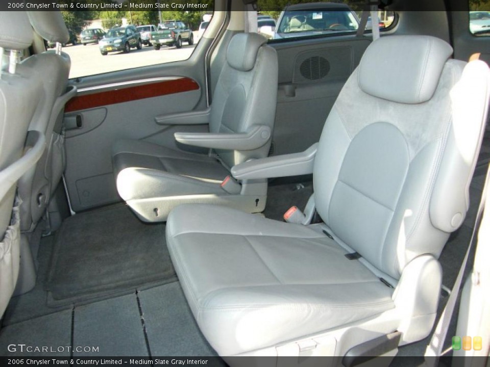 Medium Slate Gray Interior Photo for the 2006 Chrysler Town & Country Limited #38070249