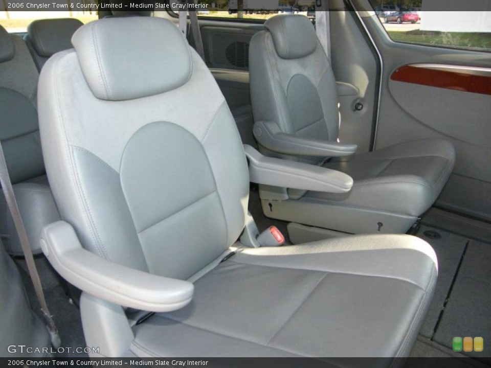 Medium Slate Gray Interior Photo for the 2006 Chrysler Town & Country Limited #38070321