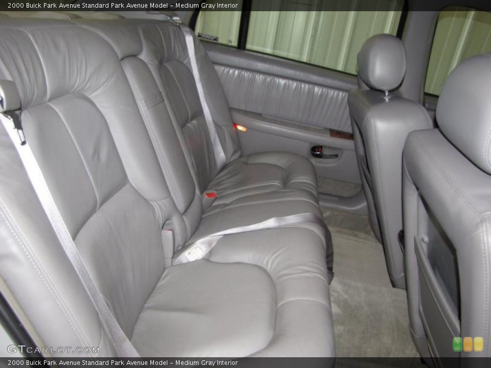 Medium Gray Interior Photo for the 2000 Buick Park Avenue  #38071561